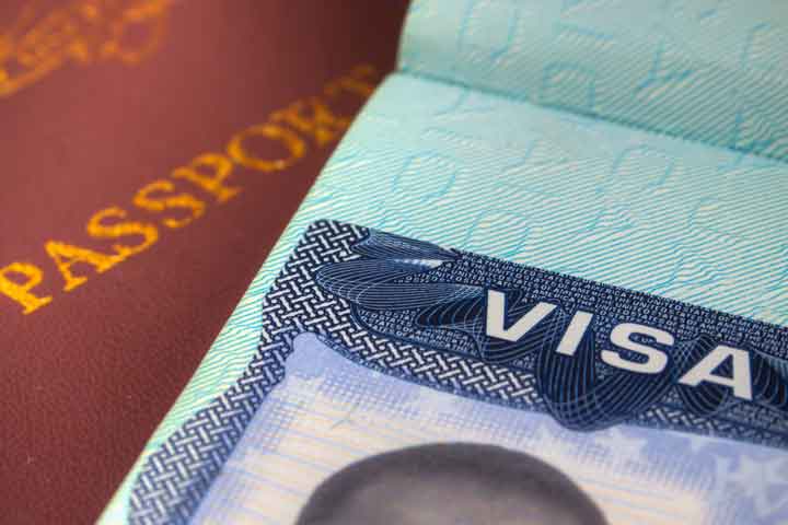 Navigating Complex Legal Challenges: The Role of an Immigration Lawyer in Phoenix